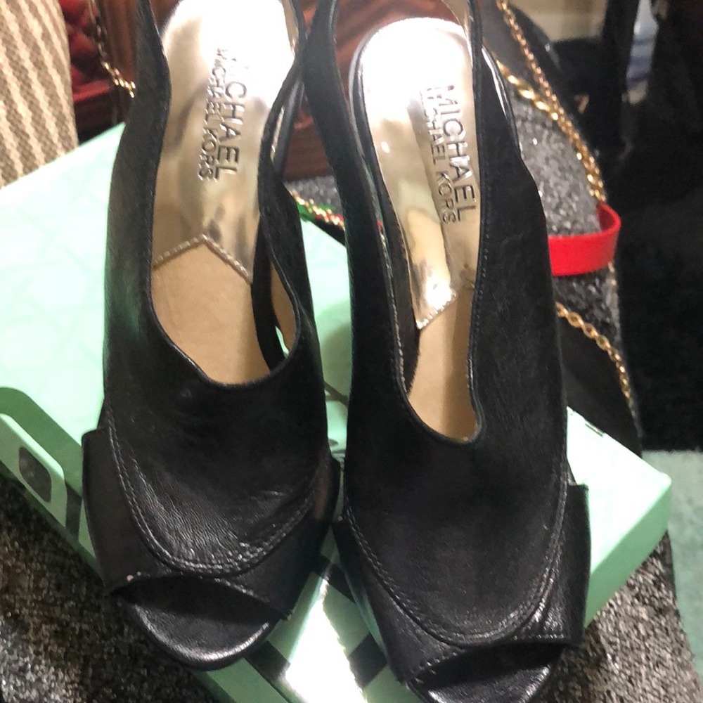 Michael Kors Heels no damage.